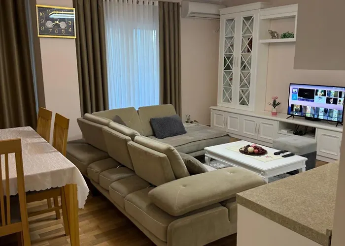 Escape House * Vlore